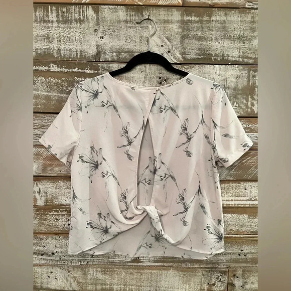 Forever 21‎ blouse - Picture 2 of 2